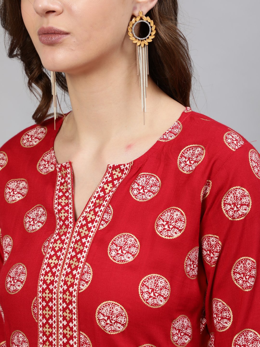 Women Red & Gold Printed  Straight Kurta With Half Sleeves | NOZ2TOZ - Made In INDIA.