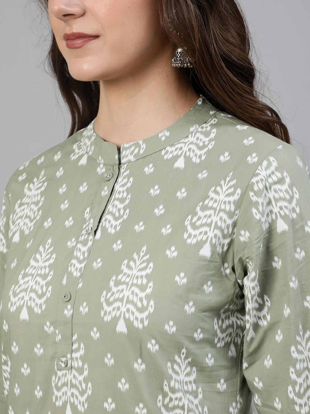 Women Grey Ethnic Printed Straight Kurta With Three Quarter Sleeves | NOZ2TOZ - Made In INDIA.