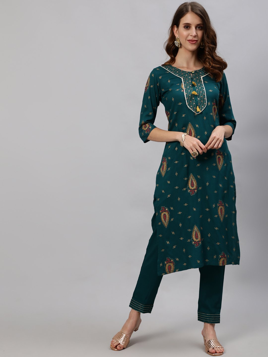 Women's Green Floral Printed Regular Kurta with Trousers - Anubhutee