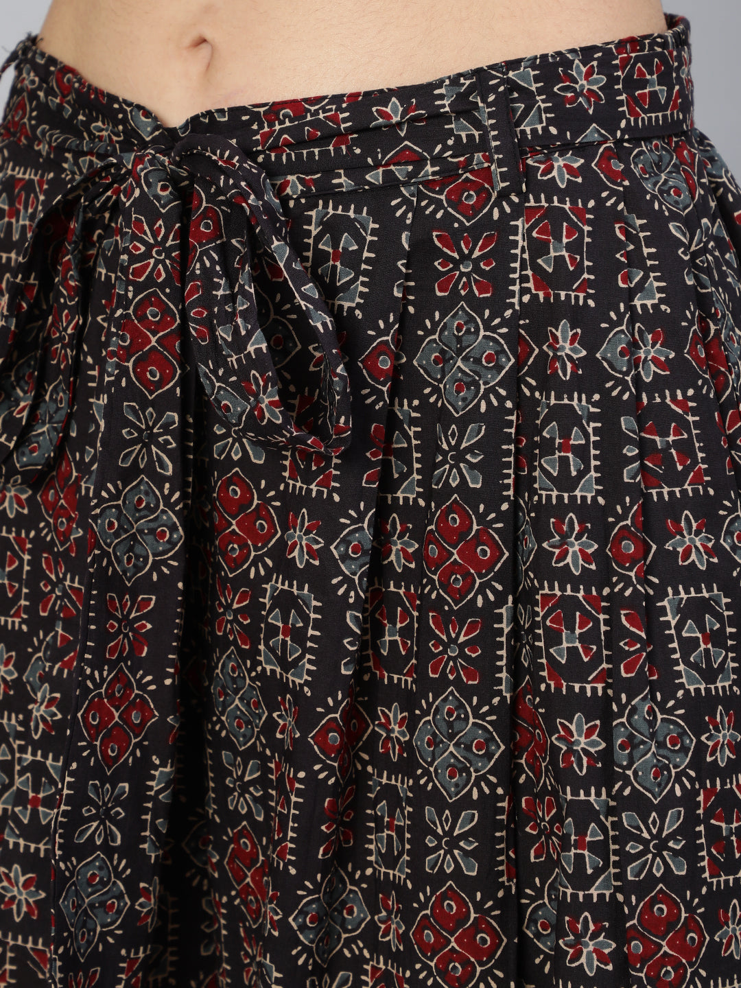 Women Black Wide Legged Printed Plazo With Side Pockets | NOZ2TOZ - Made In INDIA.