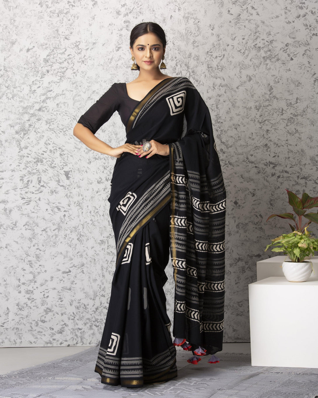 Women's Lilly Handblock Cotton Saree with Blouse - Baisacrafts - Indiakreations