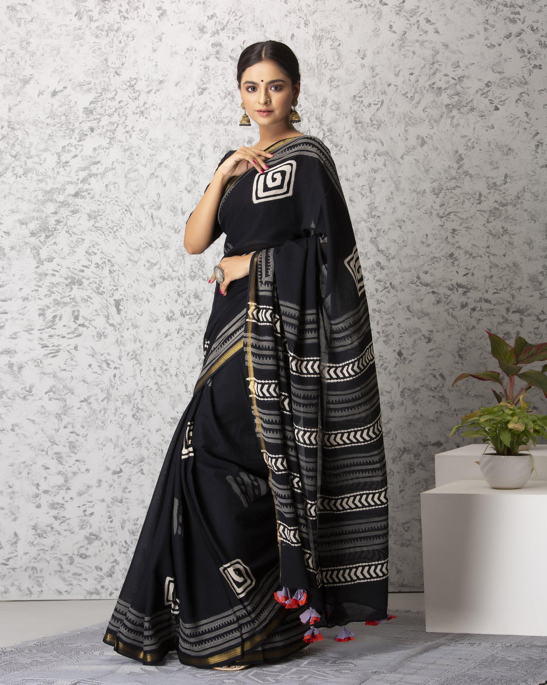 Women's Lilly Handblock Cotton Saree with Blouse - Baisacrafts - Indiakreations