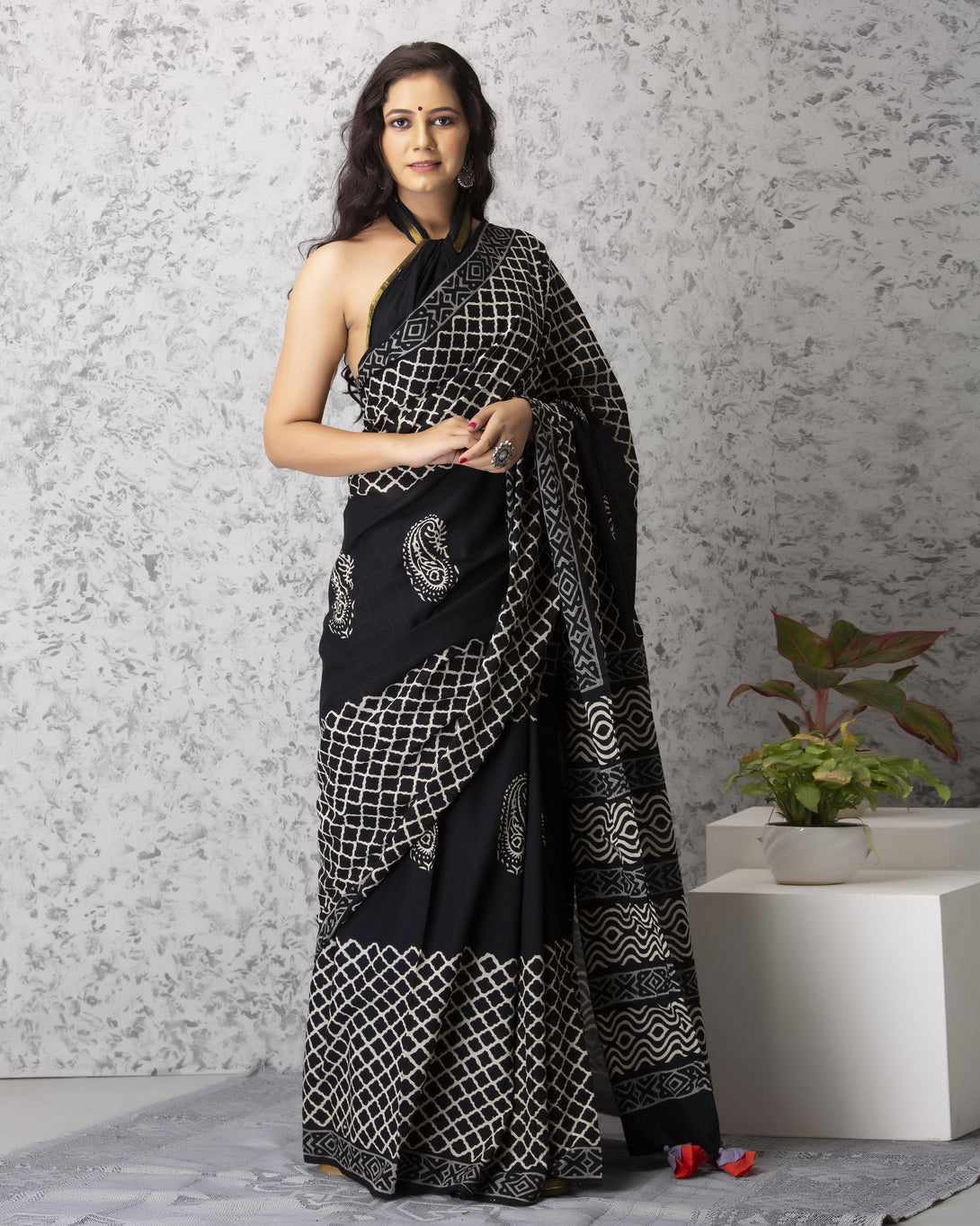 Women's Eliza Handblock Cotton Saree with Blouse - Baisacrafts - Indiakreations