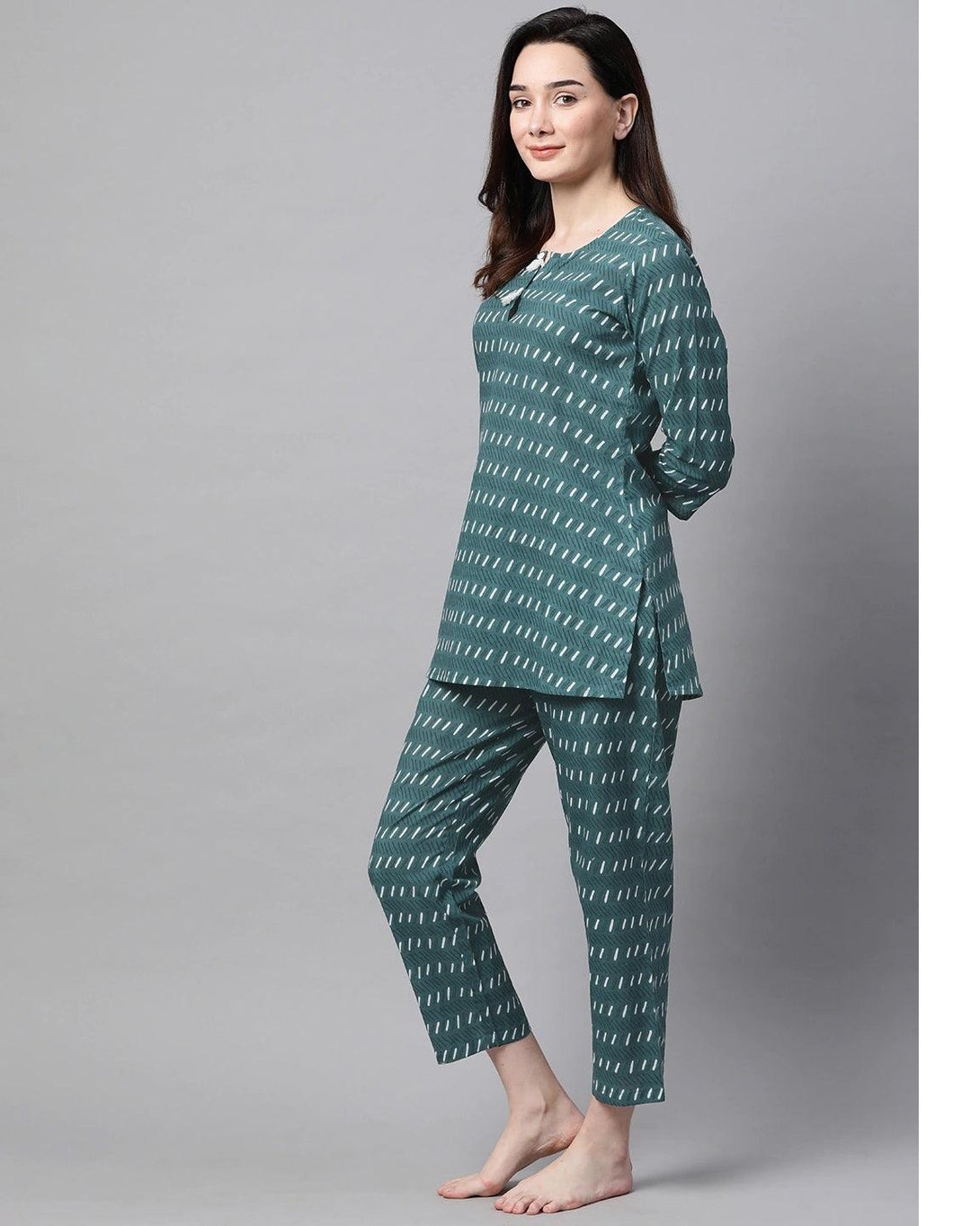 Women's Green & White Printed Night Suit - Meeranshi - Indiakreations