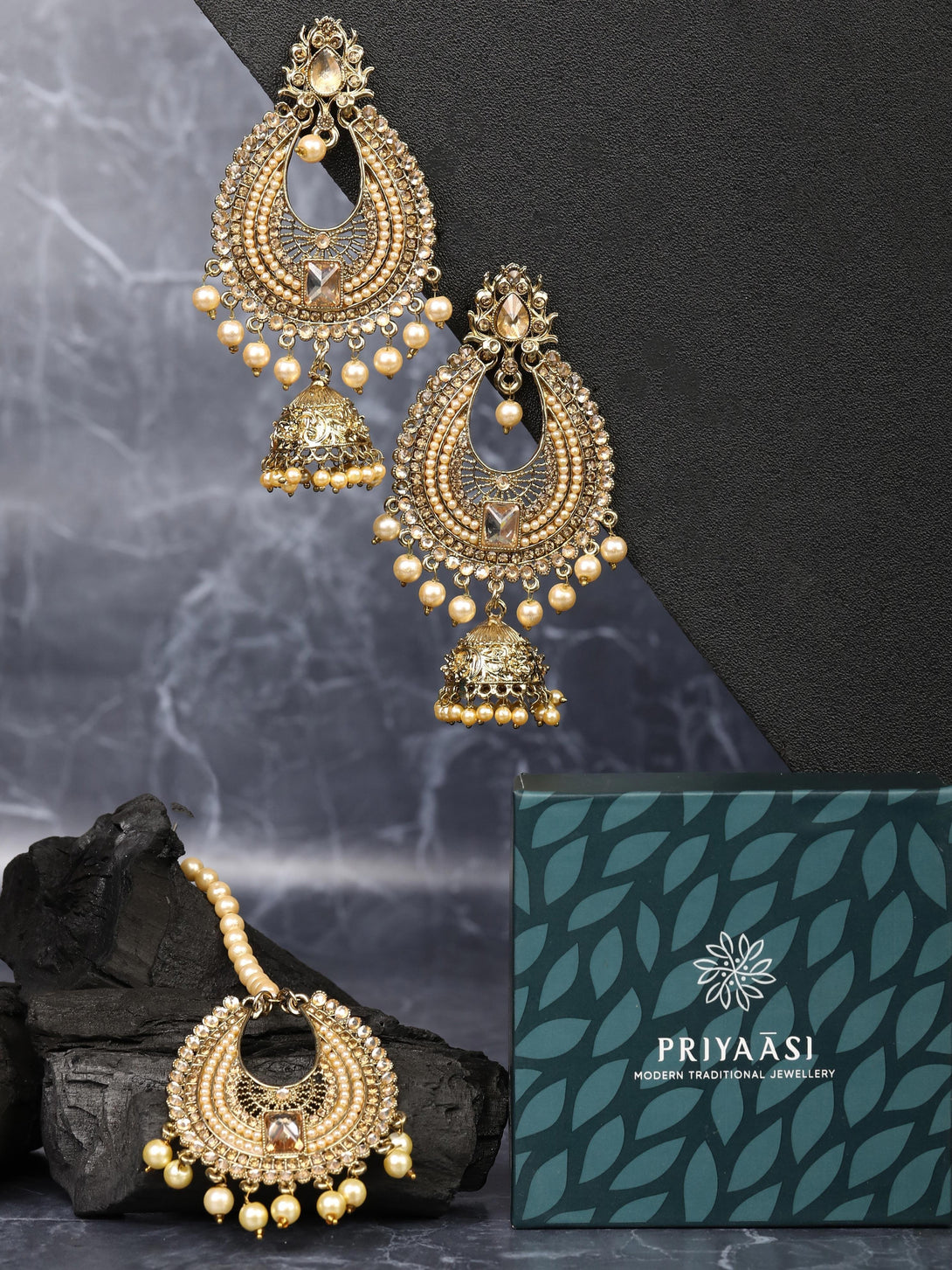 Women's Off White Beads Pearls Artificial Stones Gold Plated Maang Tikka - Priyaasi - Indiakreations