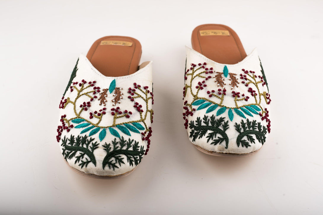 Women's Off White Mules With Embroidery - The Shoe Tales - Indiakreations