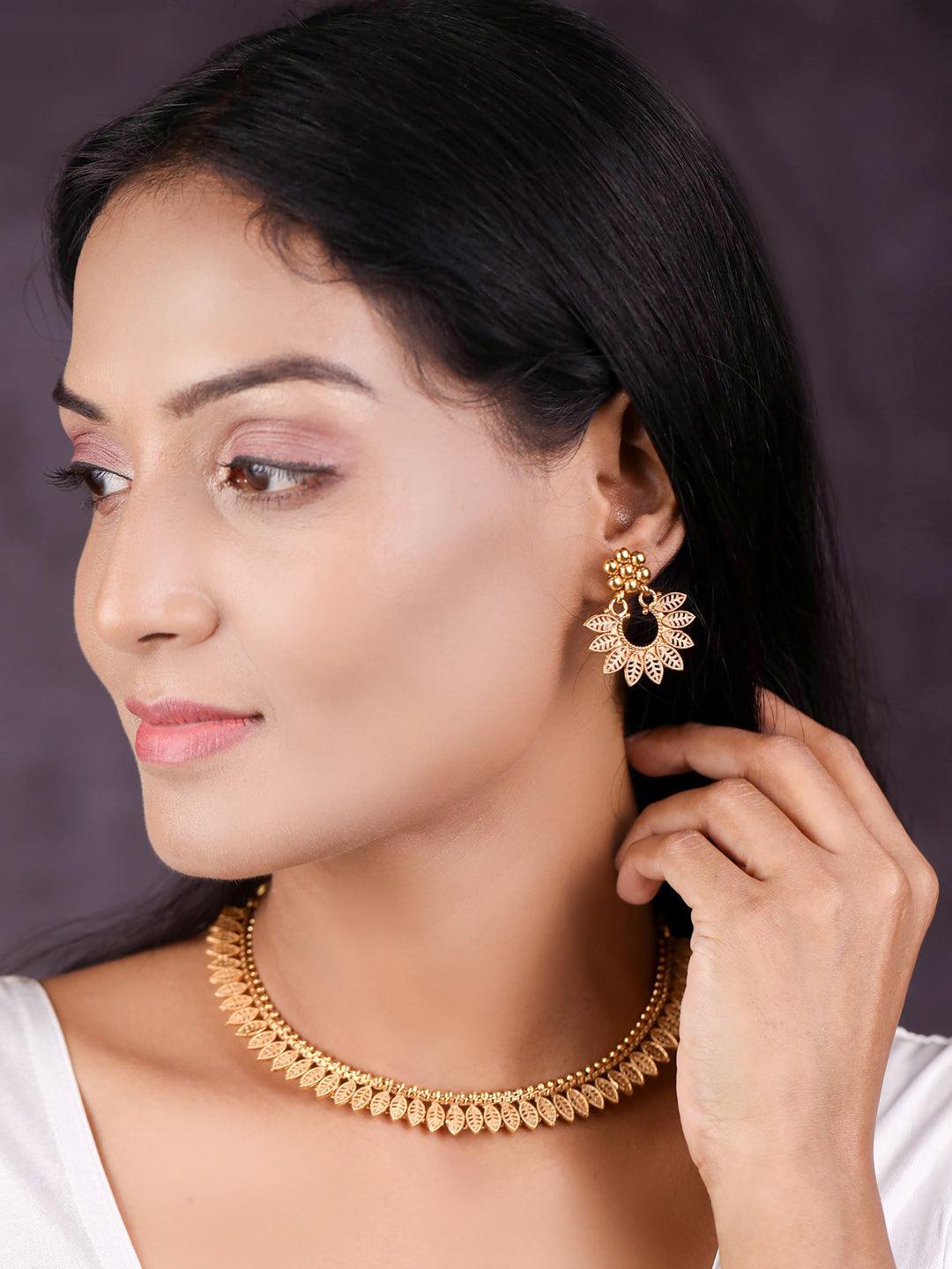 Women's Gold Plated Leaf Patterned Jewellery Set - Priyaasi - Indiakreations