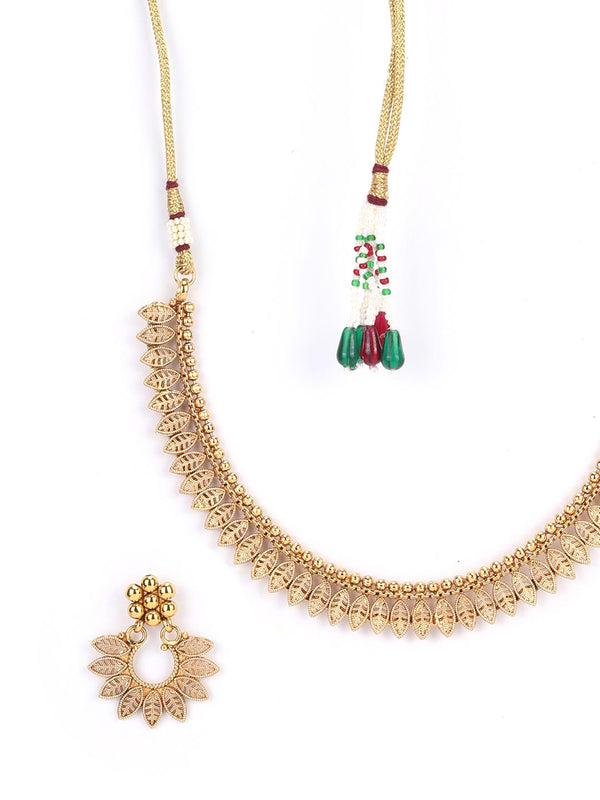 Women's Gold Plated Leaf Patterned Jewellery Set - Priyaasi