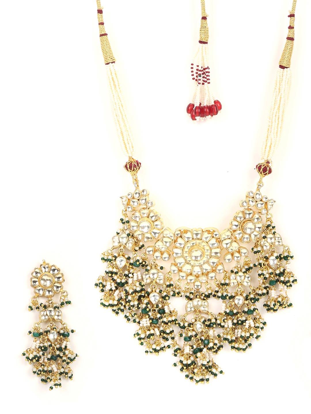 Women's Chunky Tale - Pachi Kundan White Beads Gold Plated Jewellery Set - Priyaasi - Indiakreations