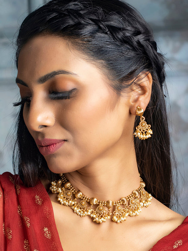 Women's Ethnic Pearl Gold Plated Floral Jewellery Set - Priyaasi