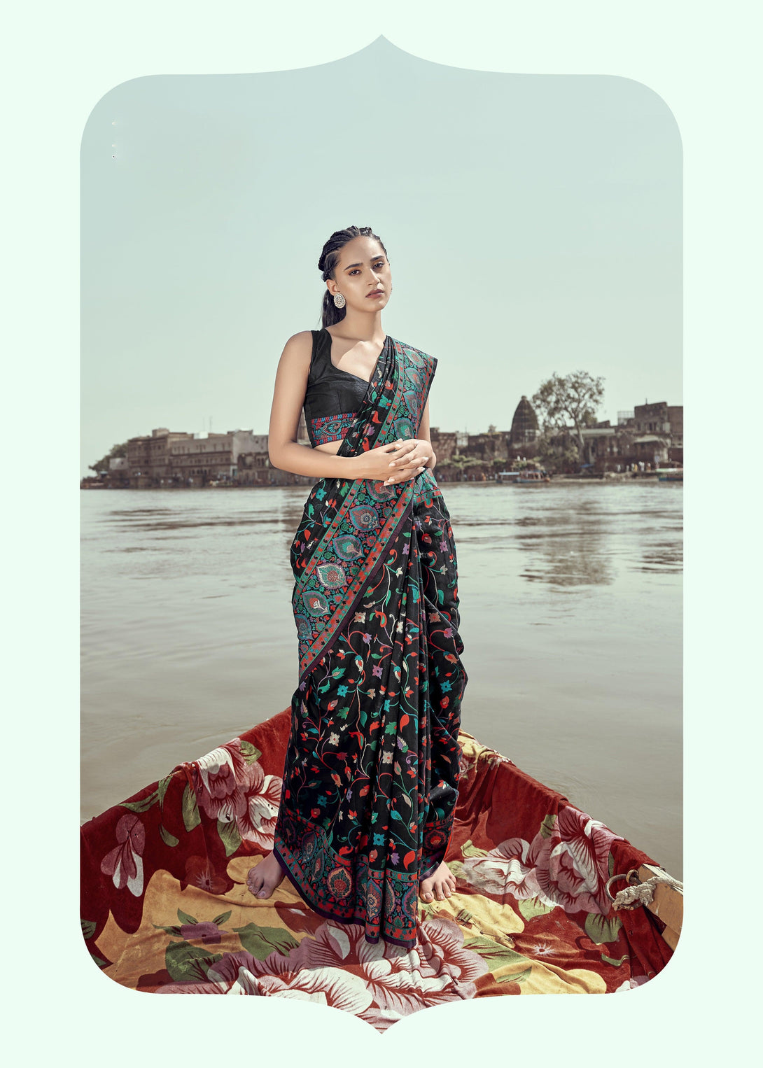 Designer Floral Printed Black Saree With Blouse - Indiakreations