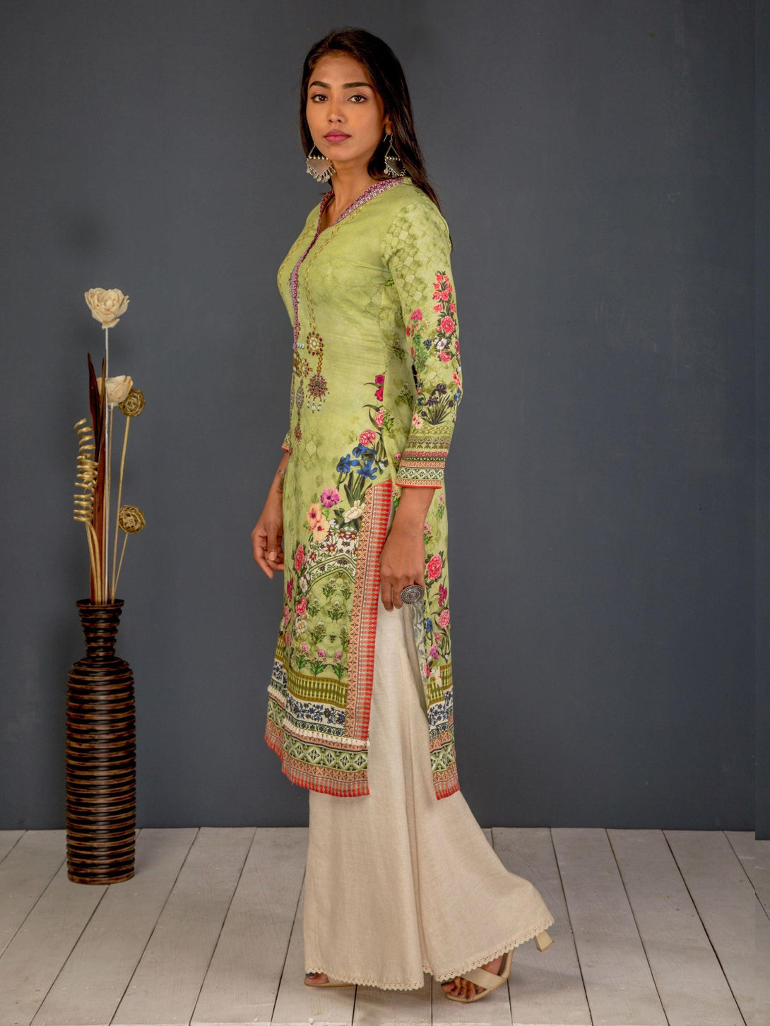 Floral Printed Kurti With Digital Print Neckline - Indiakreations