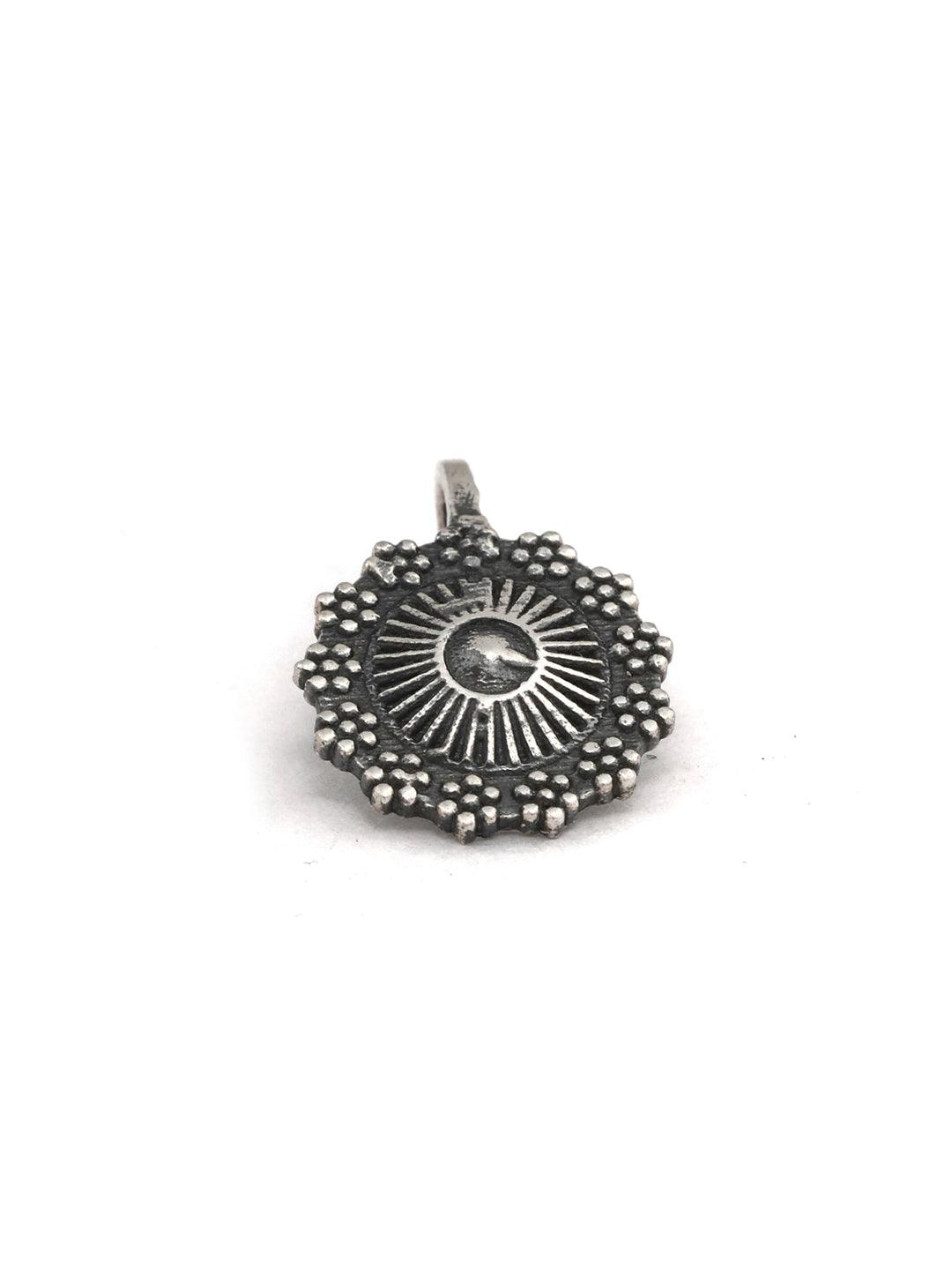 Women's Floral Oxidised Silver Nose Pin - Priyaasi - Indiakreations