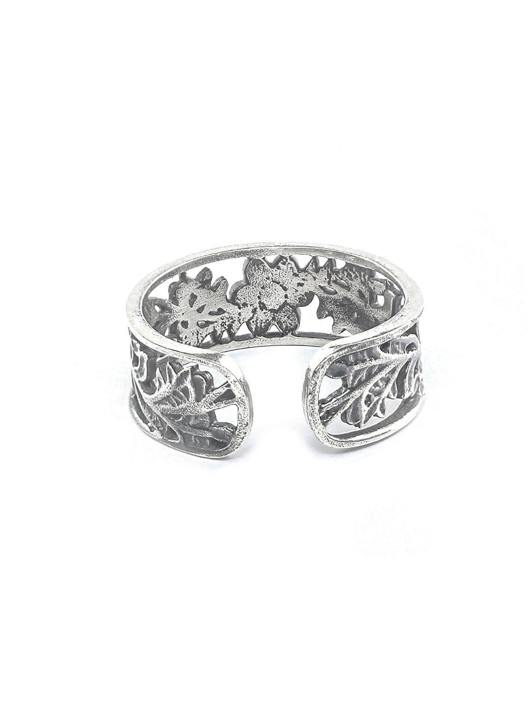 Women's Oxidised Silver Floral Boho Thumb Ring- Priyaasi - Indiakreations