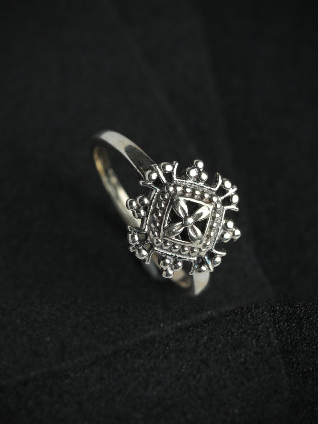 Women's Floral Oxidised Silver Ring - Priyaasi - Indiakreations