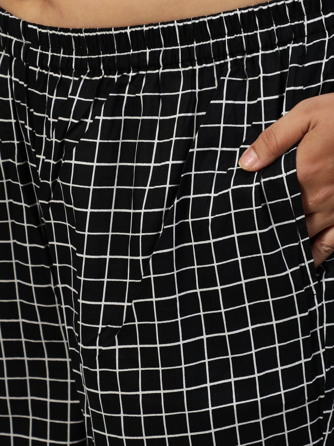 Women Black Checked Night Suit | NOZ2TOZ - Made In INDIA.