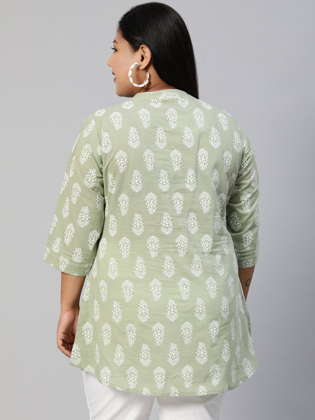 Women Sage Green Printed Tunic With Three Quarter Sleeves | NOZ2TOZ - Made In INDIA.