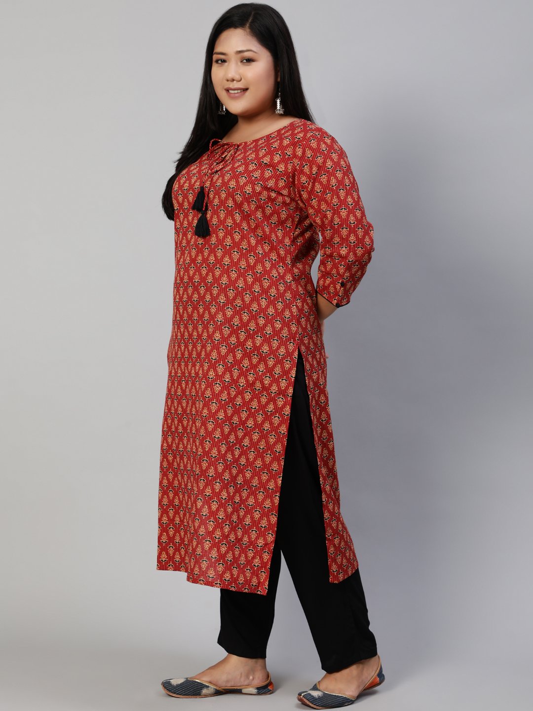 Women Red Kantha Printed Straight Kurta With Three Quarter Sleeves | NOZ2TOZ - Made In INDIA.