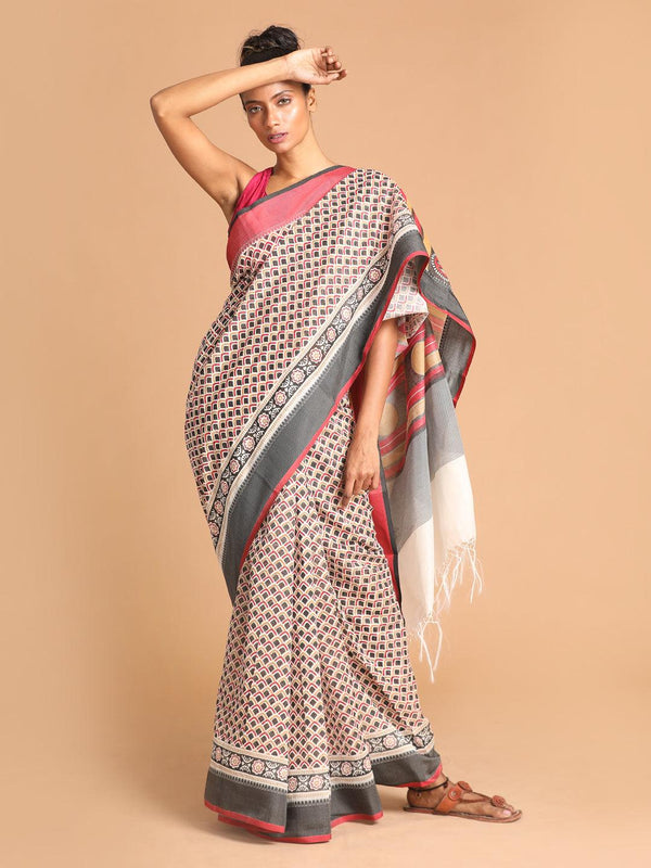 Women's Printed Cotton Blend Saree In Black - Indethnic - Indiakreations