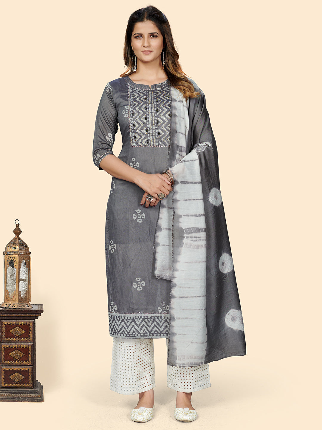 Women's Grey Chanderi Kurta With Dupatta By Vbuyz (2Pcs Set)