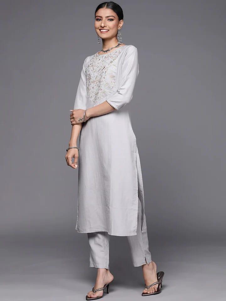 Varanga Women Lavender Ethnic Motifs Embroidered Thread Work Kurta with Trousers & With Dupatta - Indiakreations