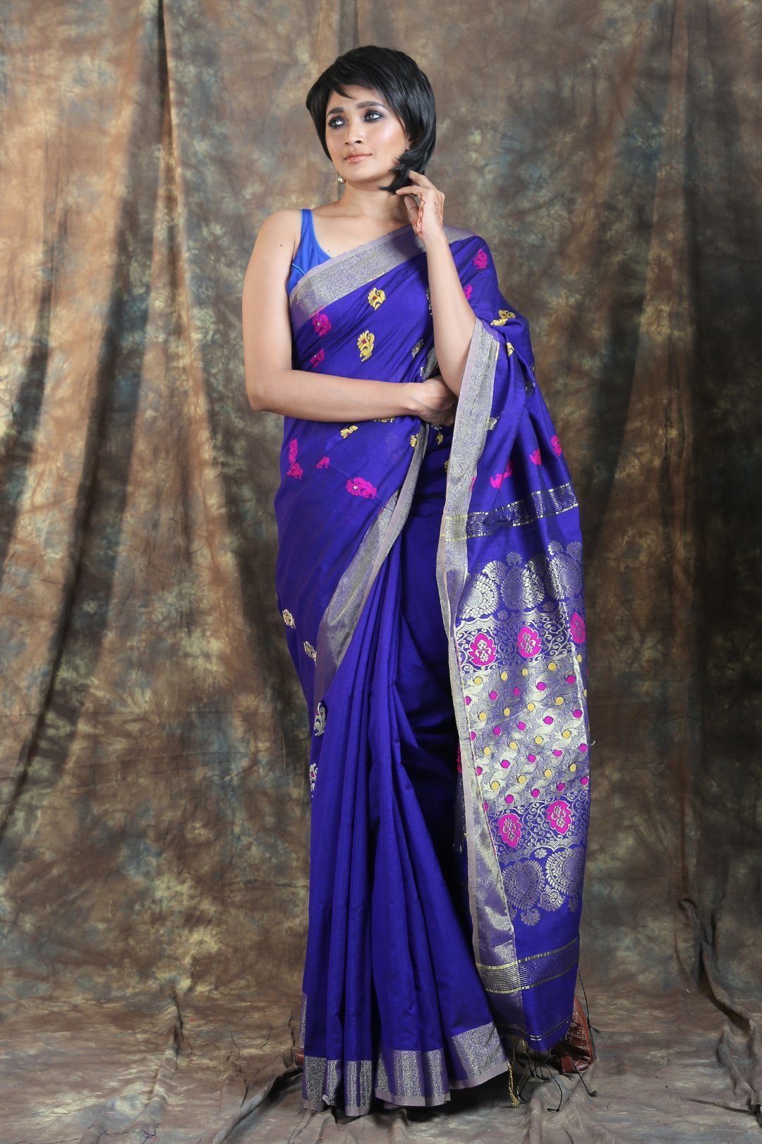 Women's Handloom Saree With Floral Pallu - Arhi