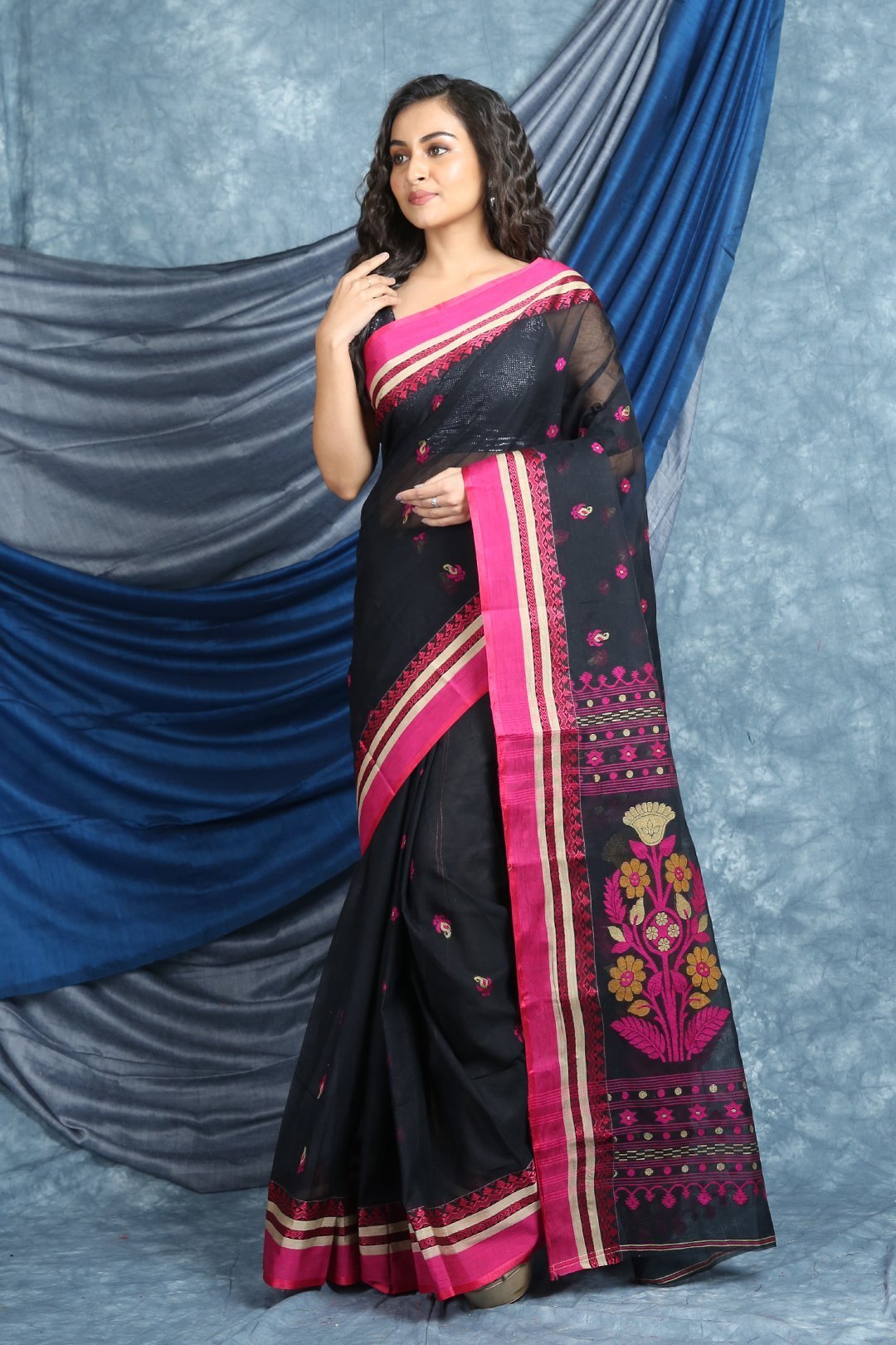 Women's Handwoven Cotton Tant Saree - Arhi