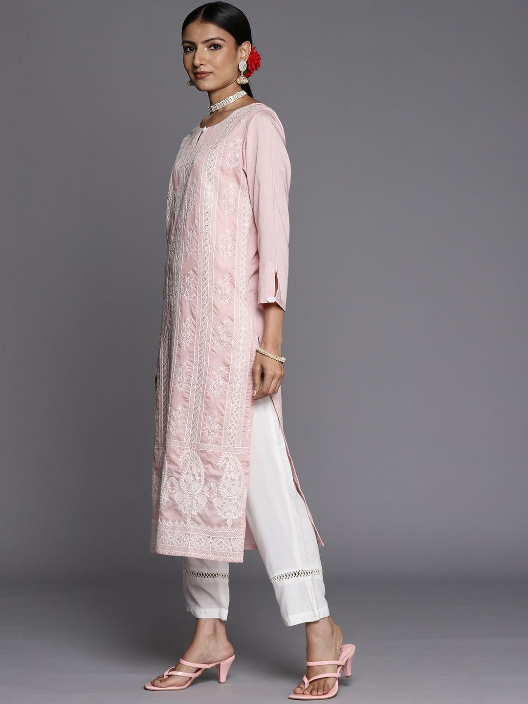 Varanga peach and white thread embroidered chanderi kurta paired with straight pant and ombre dupatta - Indiakreations