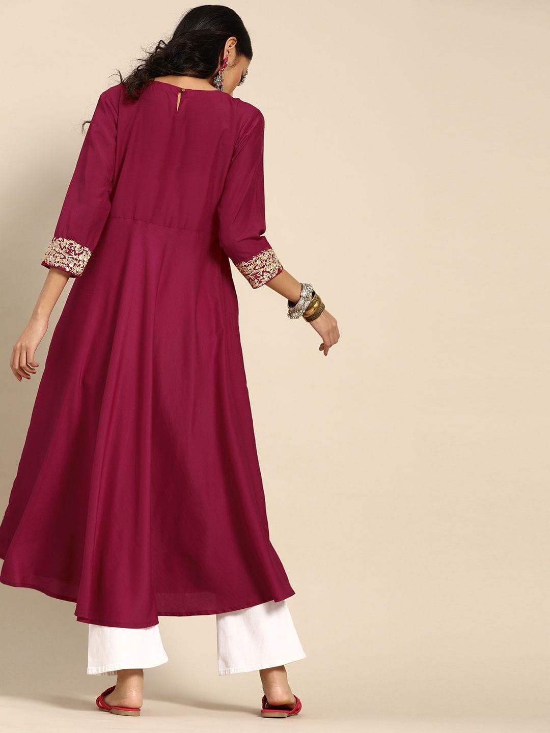 Women Magenta Embroidered Round Neck Kurta - Indiakreations