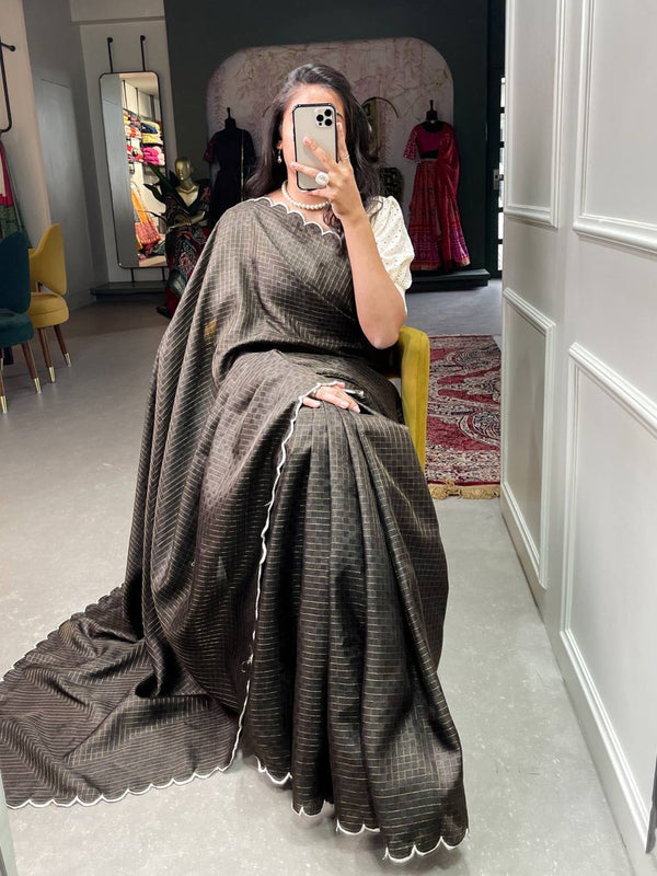 Grey Gadhawal Chex Saree